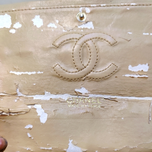 CHANEL Caviar Beige Jumbo Gold Hardware - Preloved - Picture 13 of 16